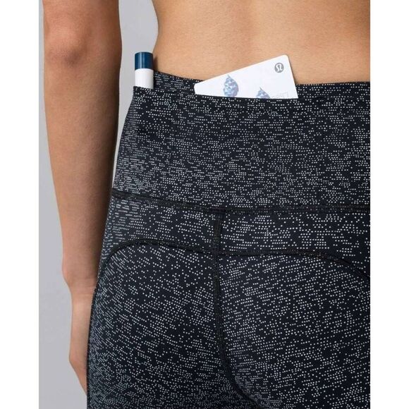 LULULEMON ATHLETICA Fast Free Crop II (Nulux 19') Size 4 - Picture 4 of 7